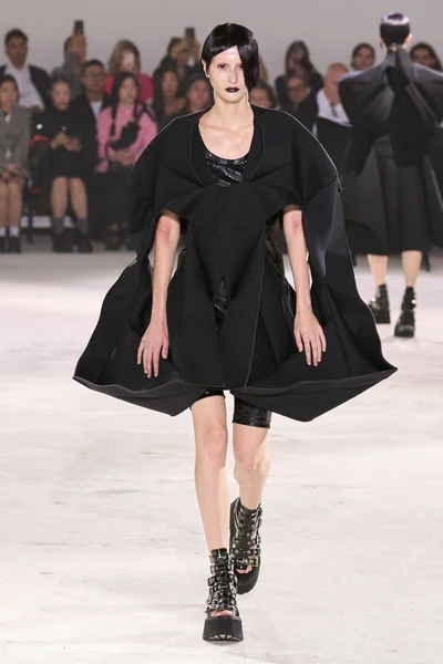 Look 15